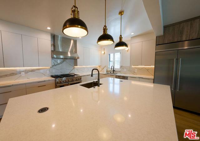 Building Photo - 19235 Strathern St