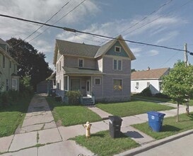 Building Photo - 233 W 11th Ave
