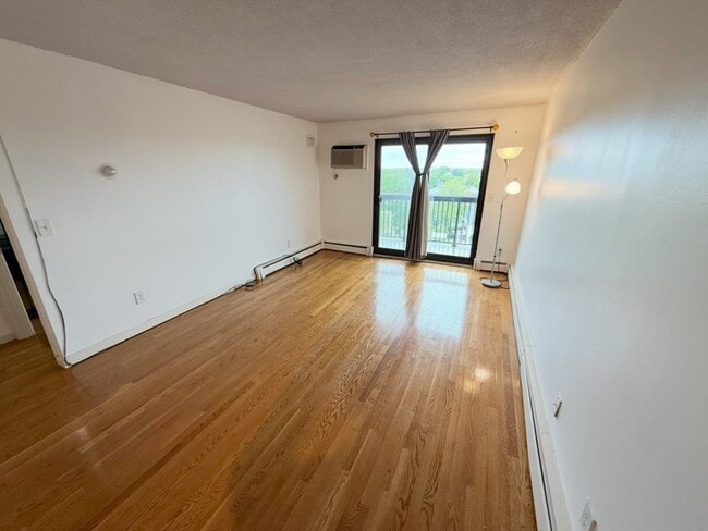 Building Photo - 164 Galen St
