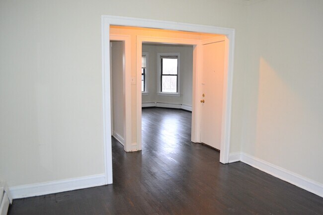 Building Photo - 2948 W Nelson St