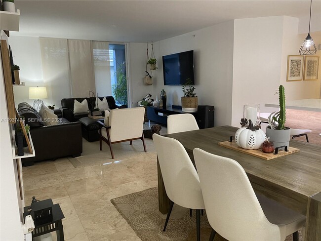 Building Photo - 620 SW 111th Ave