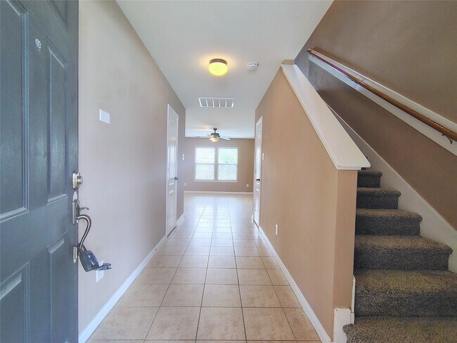 Foto del edificio - 1206 Larks Trace Ln