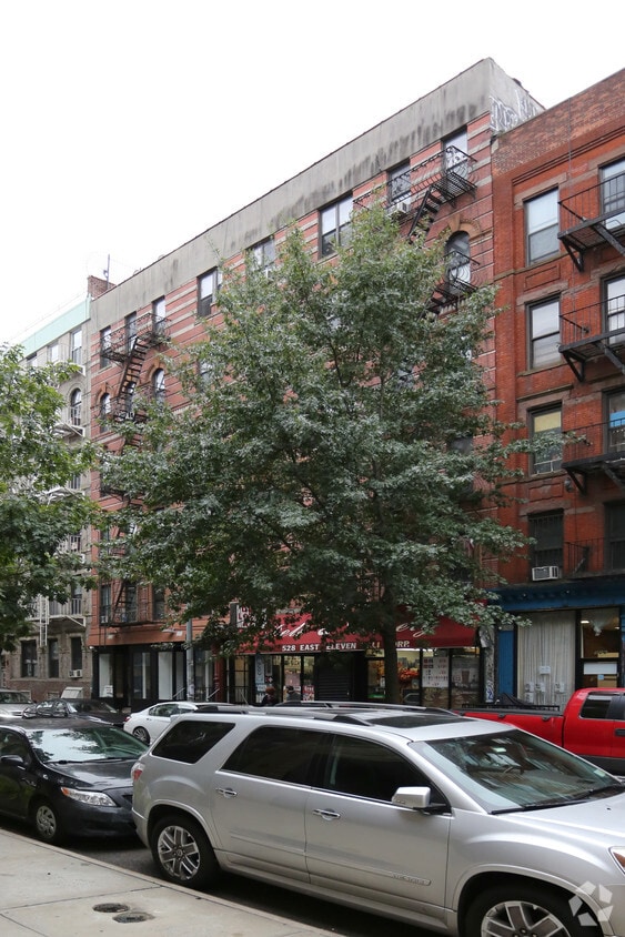 Building Photo - 528 E 11th St