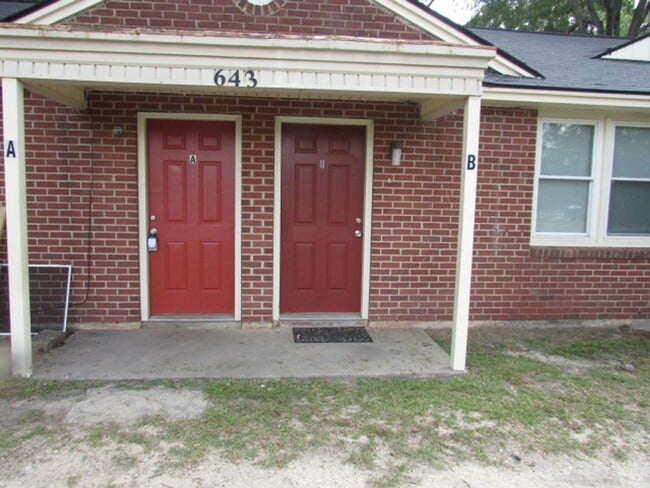 Building Photo - 643 Miller Rd