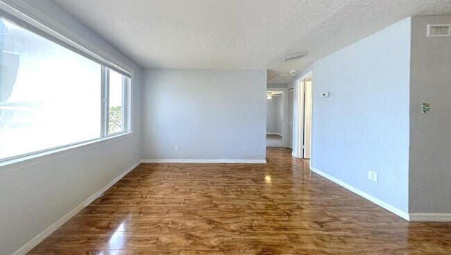 Foto del edificio - 10510 118th Ave N