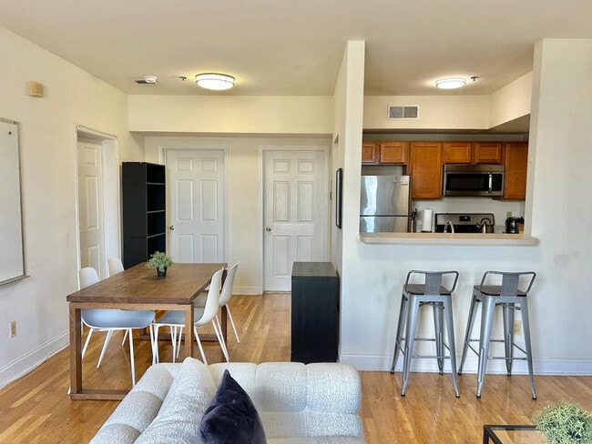 Building Photo - 401 Jefferson St