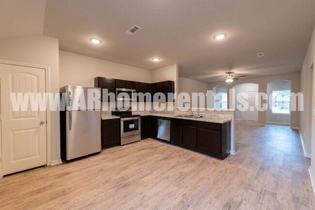 Foto del edificio - Spacious Newer Home!