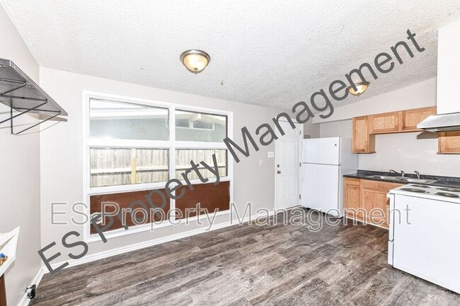 Photo - 1631 Elmhurst Dr House