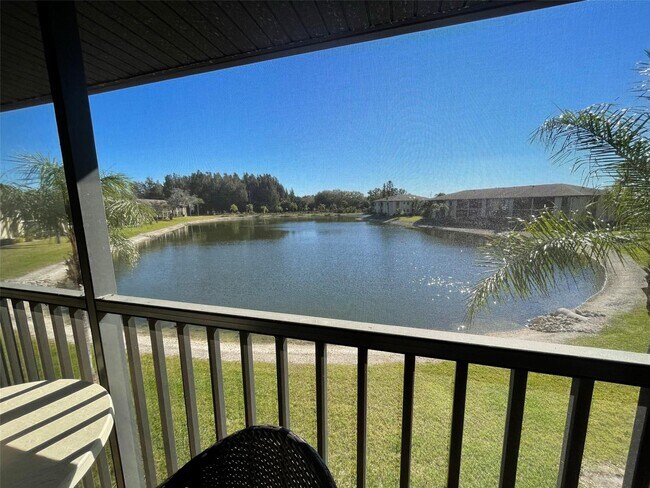 Building Photo - 4024 Oakview Dr
