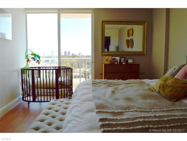 Foto del edificio - 3001 Coral Way