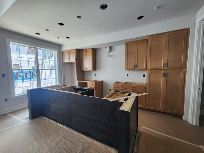 Building Photo - 120 Main St