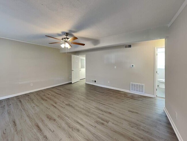 Foto del edificio - 337 Dartmouth Dr SW