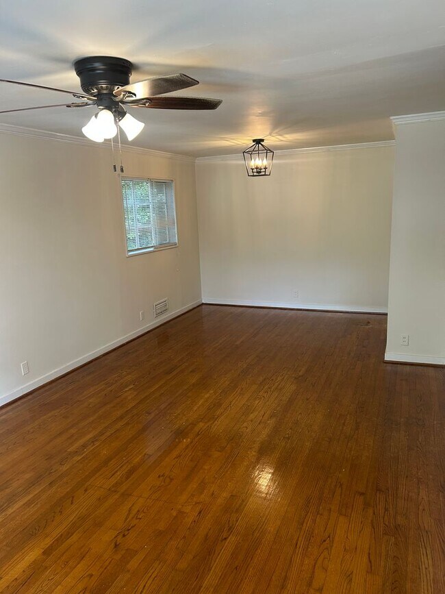 Foto del edificio - New For Rent in Homewood!