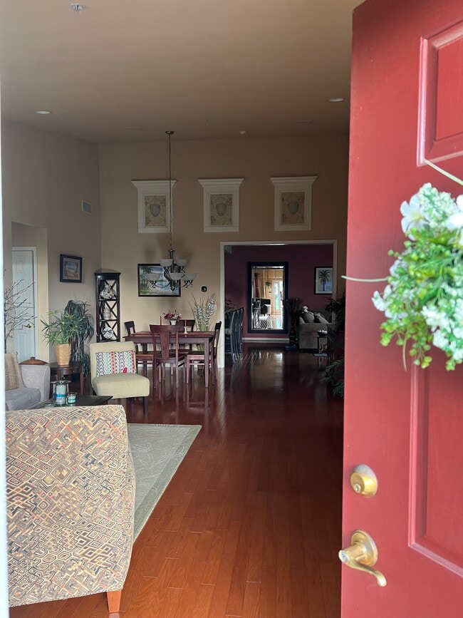 Building Photo - 16 Pebble Beach Dr