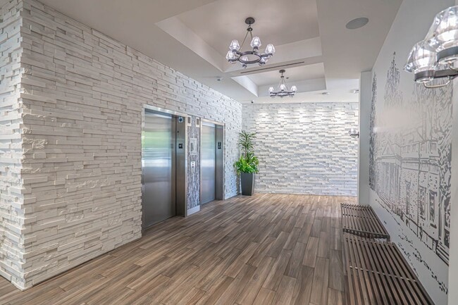 Building Photo - CALL TO BOOK! Monticello - 1 Bedroom for R...