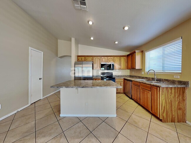 Foto del edificio - 8110 S 48th Ln