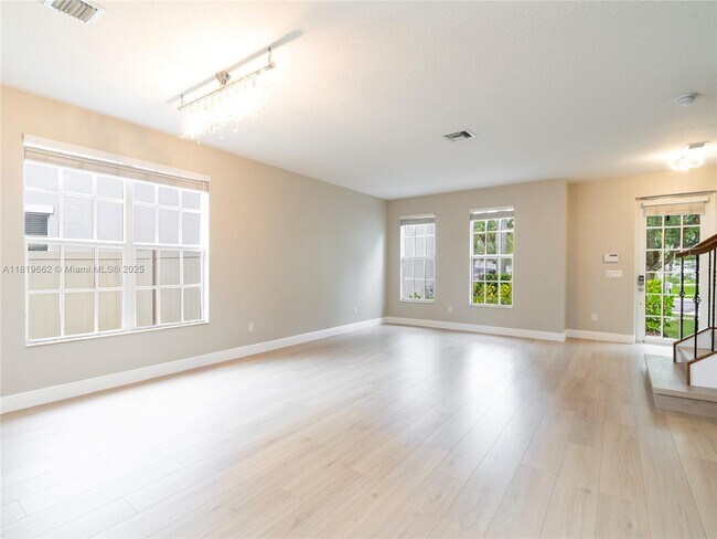 Foto del edificio - 2028 SW 16th Terrace