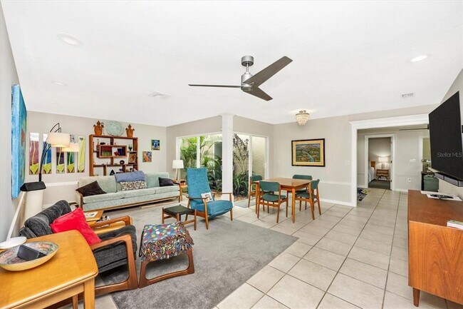 Foto del edificio - 3905 Glen Oaks Manor Dr