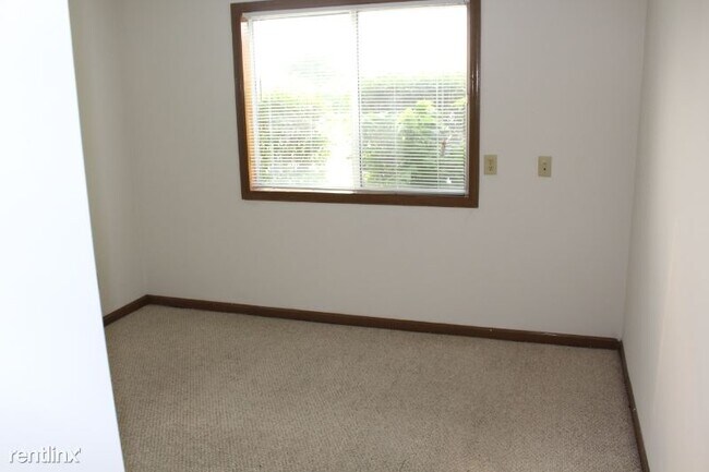 Foto del edificio - 2 br, 2 bath Apartment - 846 Spiros Ct