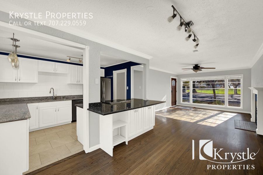 Foto principal - Amazing Home with Upgrades Throughout!