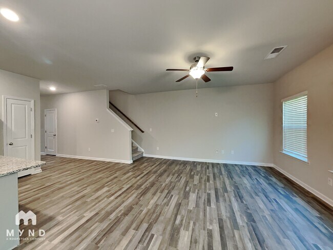 Foto del edificio - 5091 Lower Elm St