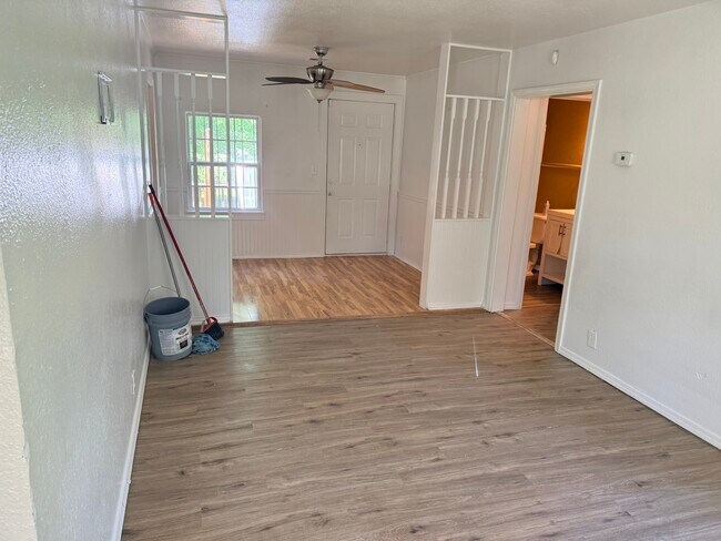 Foto del edificio - 2529 E 29th St N