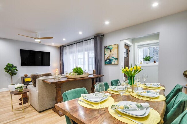 Foto del edificio - 6242 N Kenmore Ave