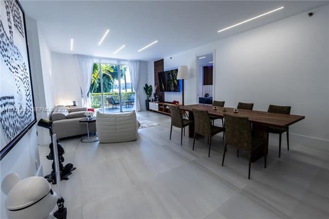 Photo - 3600 Mystic Pointe Dr Apartment