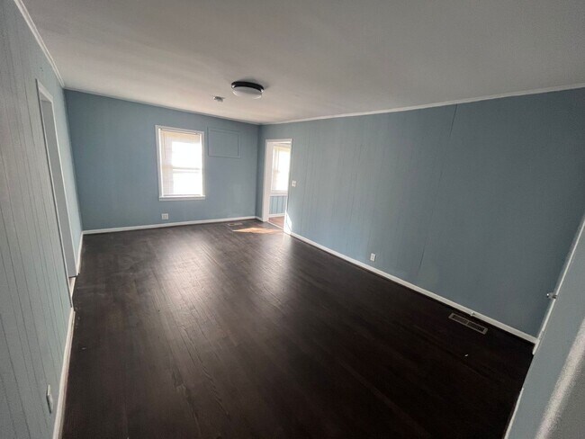 Building Photo - Back on the Market! Now Available!