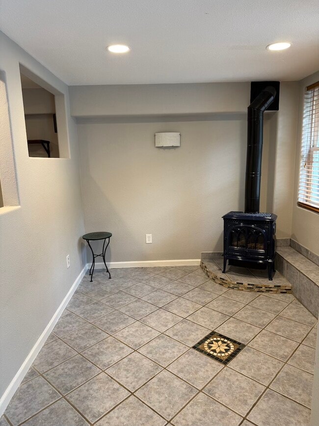 Building Photo - 37 Silver Spruce