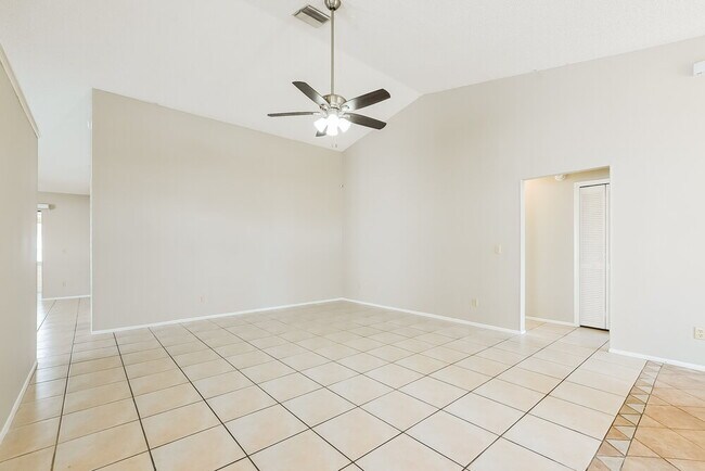 Building Photo - 797 Minerva Ln