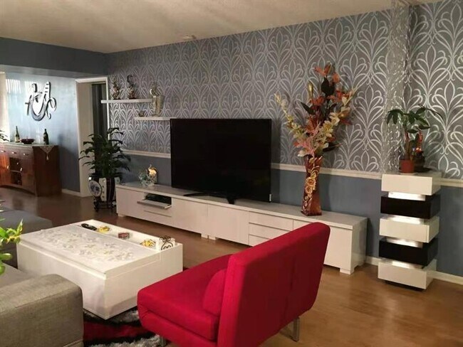 Foto del edificio - 1705 Whitehall Dr