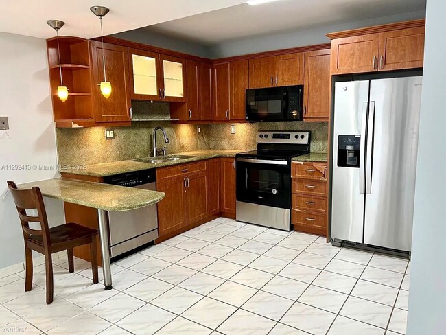 Foto del edificio - 2 br, 2 bath Condo - Calussa Club Village ...