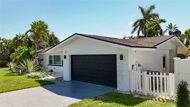 Building Photo - 25 Island Dr