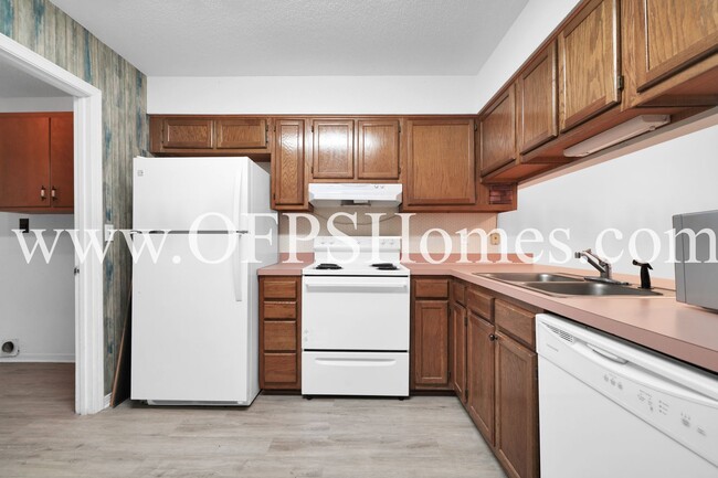 Building Photo - 2 bed Townhome in Fort Walton Beach