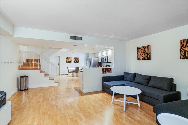 Foto del edificio - 20341 NE 30th Ave