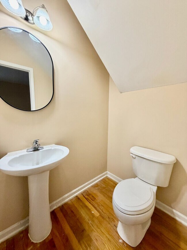 Building Photo - 27 Greenbrook Ct