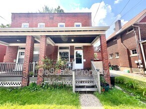 Building Photo - 204 Kelly Ave
