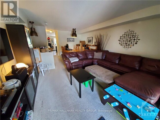 Building Photo - 114 Paseo Private