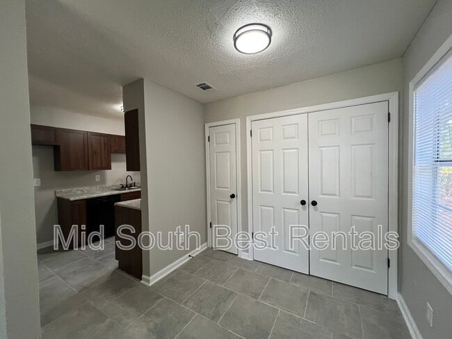 Building Photo - 975 Norfleet Ave