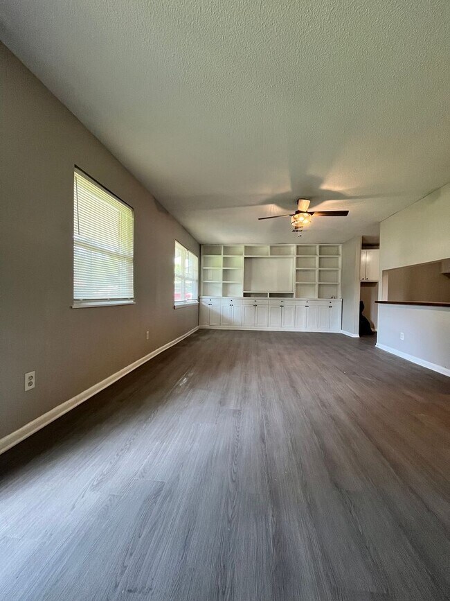 Foto del edificio - 203 Lynn Ln