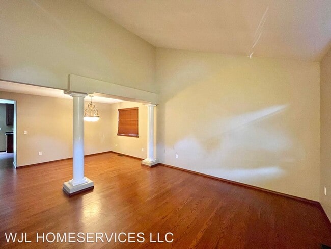Building Photo - 4 br, 2.5 bath House - 4619 158th Place SW