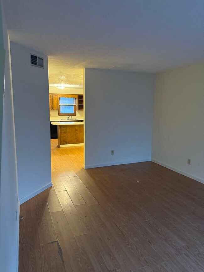 Foto del edificio - 1830 Woodland Ave