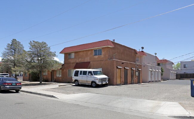 Building Photo - 1037-1041 Utah St NE