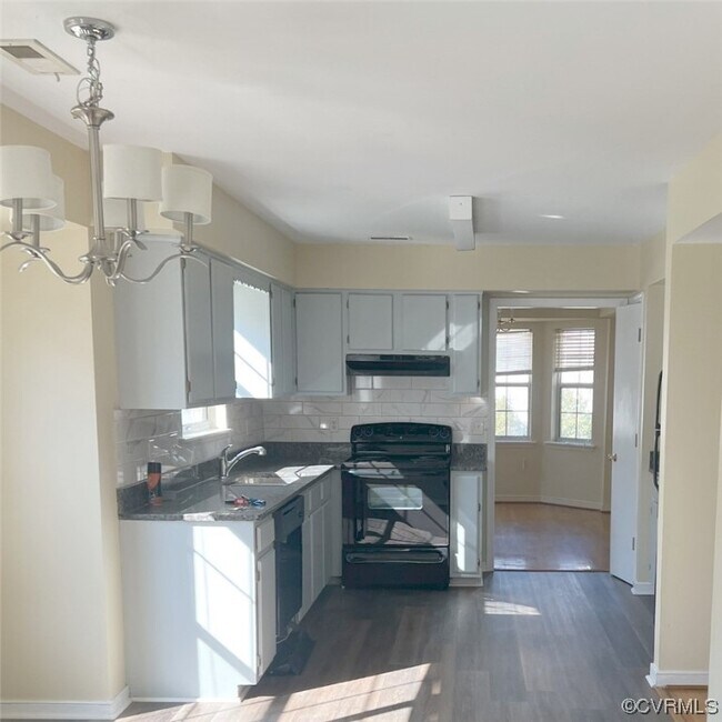 Building Photo - 811 Kiefer Field Ct