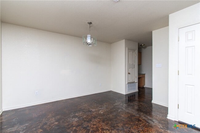 Building Photo - 1611 Ute Trail