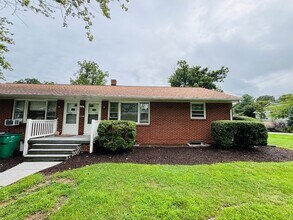 Building Photo - 121 Hearthstone Dr