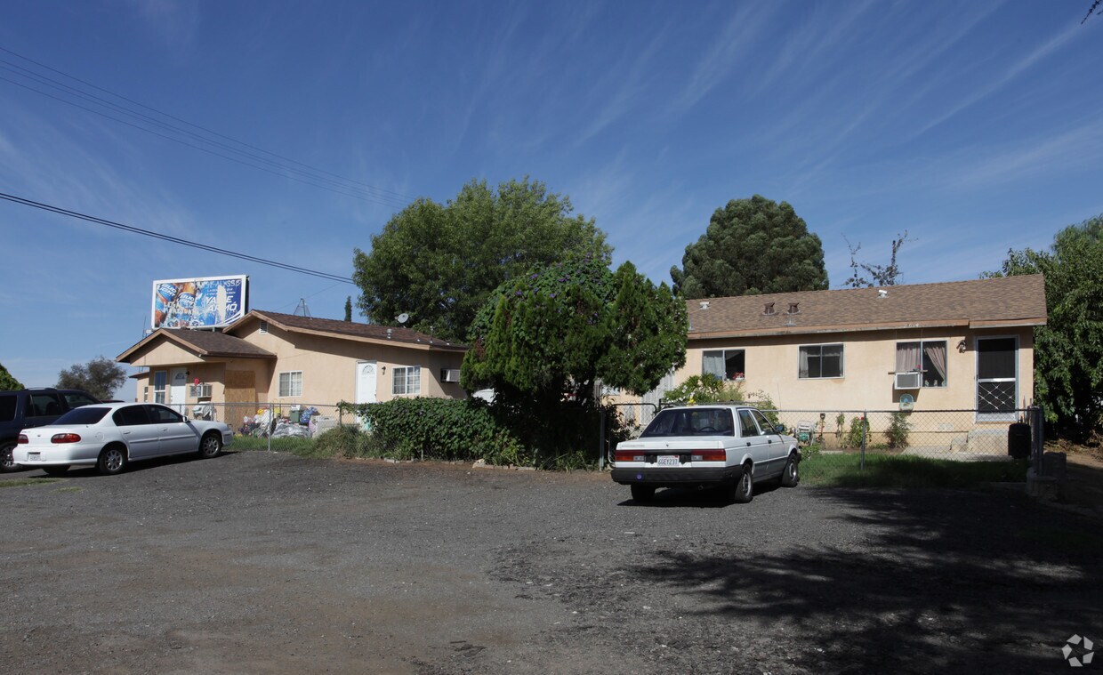 Foto del edificio - 21600 Cottonwood Ave