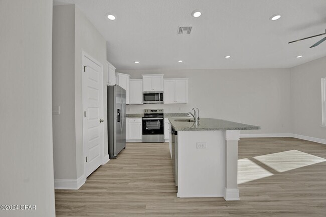 Foto del edificio - 480 Melrose Wy