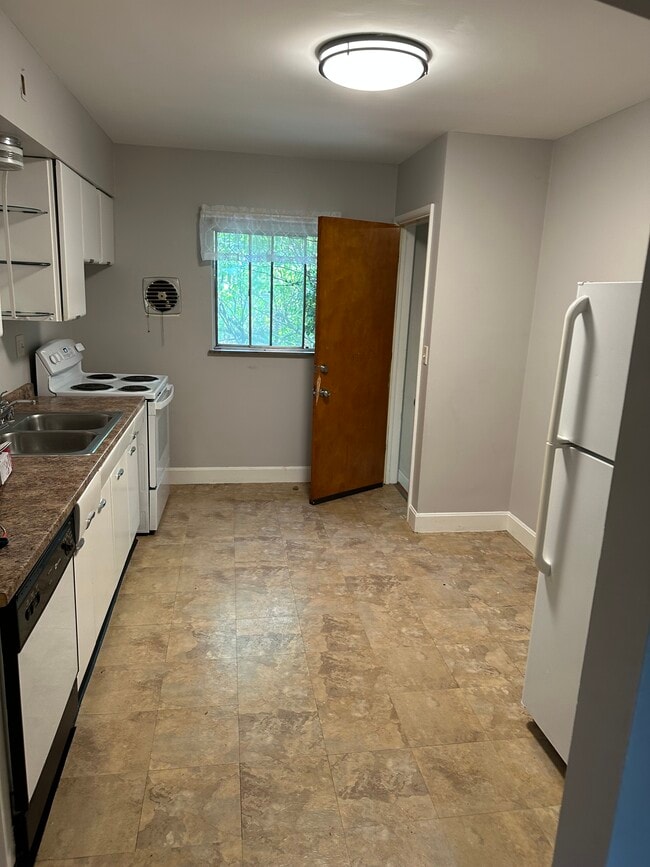 Building Photo - 21 Montvale Ct
